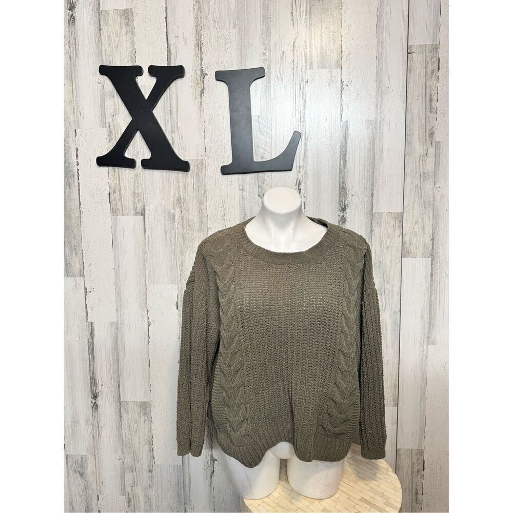 SO sweater size XL